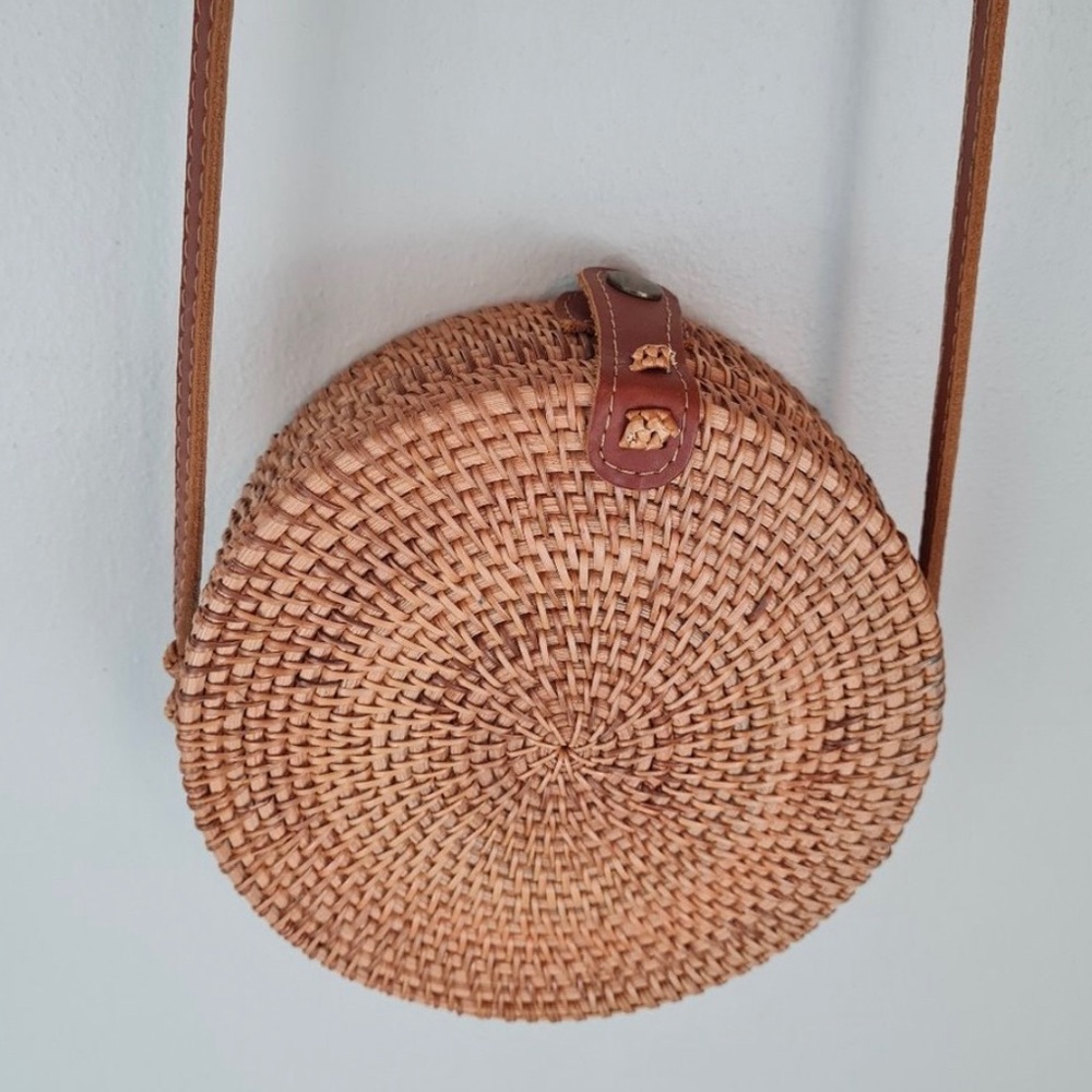 Round Rattan Bag - Picture 3 of 5